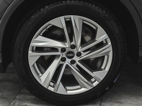 Used 2023 Audi Q7 2.0T Premium Plus w/ Premium Plus Package AWD/4WD image 7