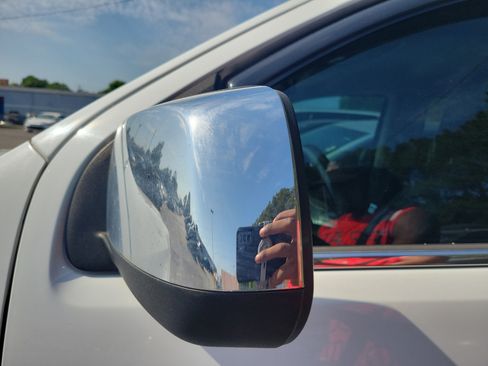 Used 2015 Chevrolet Colorado LT w/ Luxury Package AWD/4WD image 7