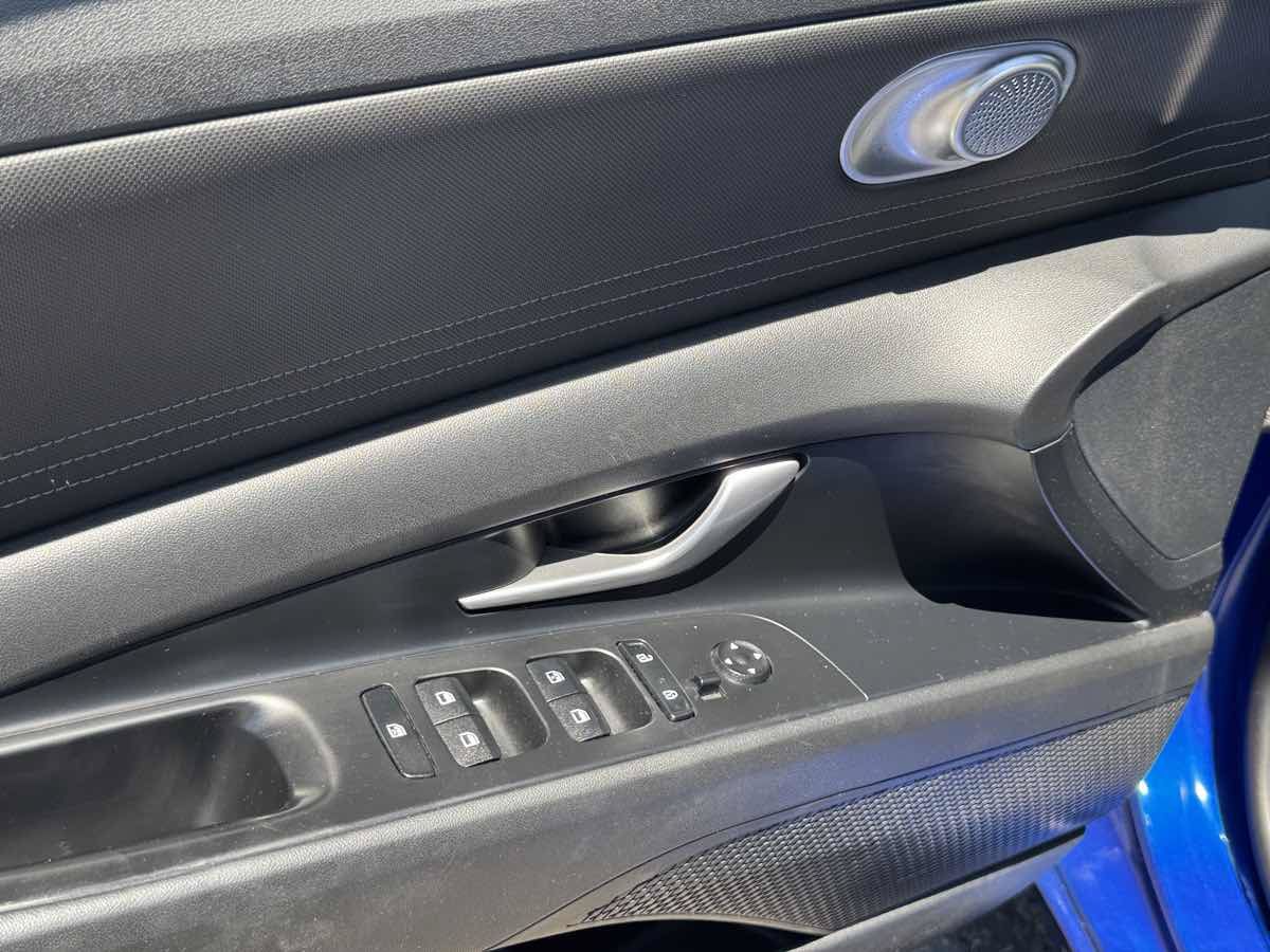 Used 2021 Hyundai Elantra SEL w/ Convenience Package FWD image 25