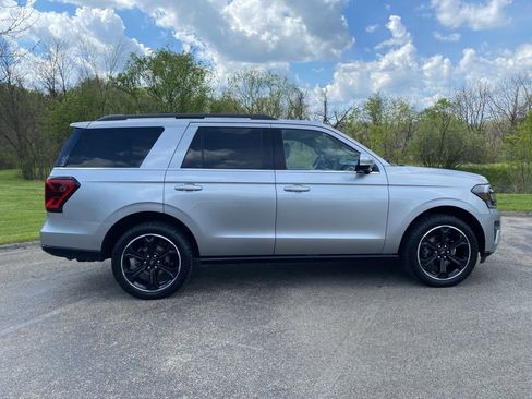 Certified 2023 Ford Expedition Limited AWD/4WD image 2