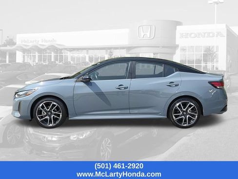 Used 2025 Nissan Sentra SR FWD image 2