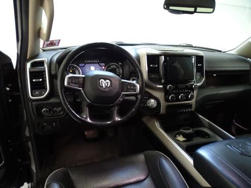 Used 2019 RAM 1500 Laramie AWD/4WD image 5