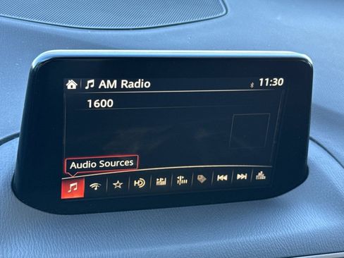 Used 2018 MAZDA MAZDA3 Sport image 20