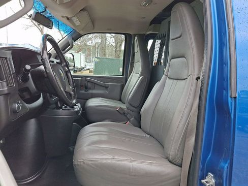 Used 2018 Chevrolet Express 2500 w/ Driver Convenience Package image 13