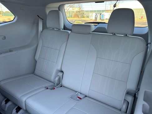 Certified 2025 Buick Enclave Avenir w/ Super Cruise Package image 34