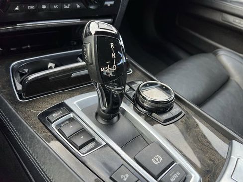 Used 2015 BMW 750i xDrive image 16