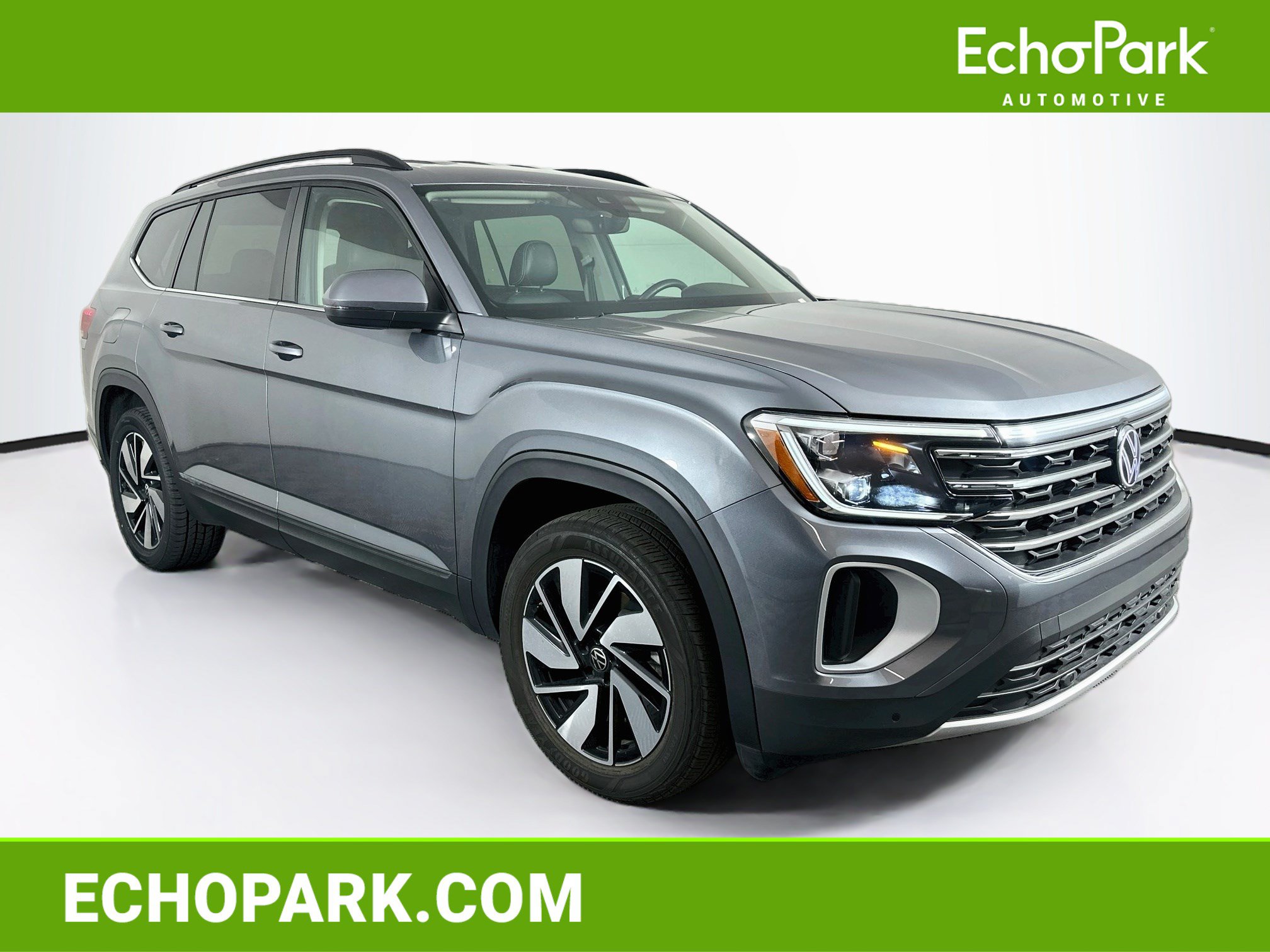 Used 2025 Volkswagen Atlas SE FWD image 1