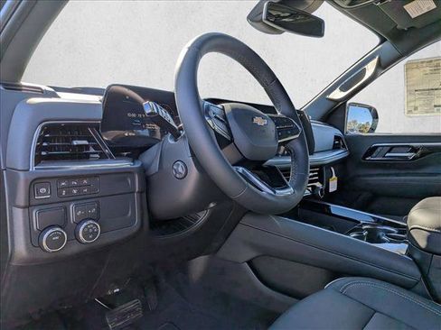 New 2026 Chevrolet Suburban Premier image 9