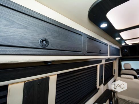 Used 2023 Mercedes-Benz Sprinter 3500 image 13