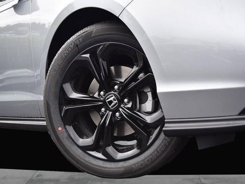 New 2025 Honda Accord SE image 3