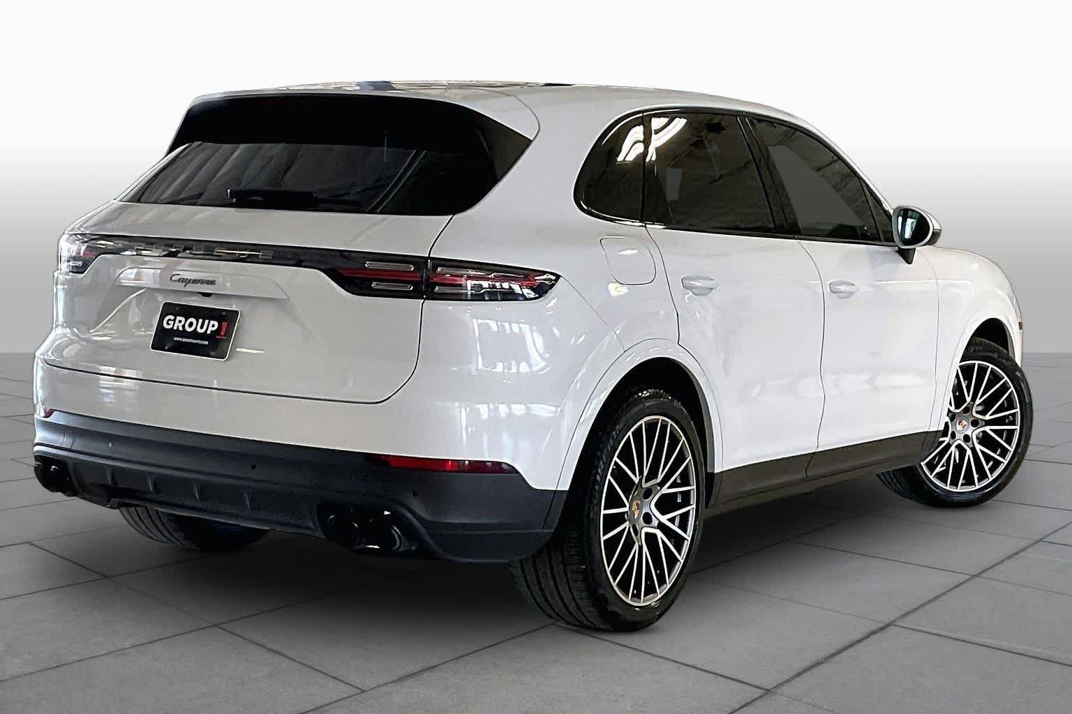 Used 2022 Porsche Cayenne Platinum Edition AWD/4WD image 11