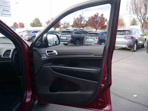 Used 2018 Jeep Grand Cherokee Limited w/ Trailer Tow Group IV image 24