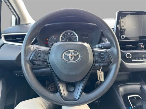 Used 2020 Toyota Corolla LE image 11