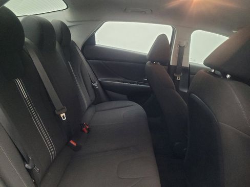 Used 2024 Hyundai Elantra SEL FWD image 19