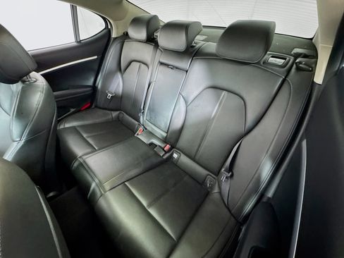 Used 2022 Genesis G70 2.0T image 22