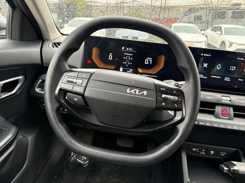 Used 2025 Kia K4 LXS image 25
