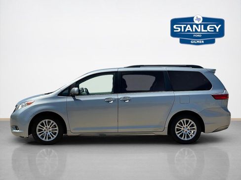 Used 2015 Toyota Sienna XLE Premium FWD image 6