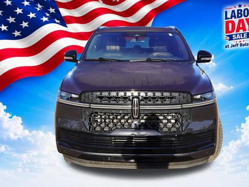 Used 2025 Lincoln Navigator Reserve w/ Jet Appearance Package AWD/4WD image 12