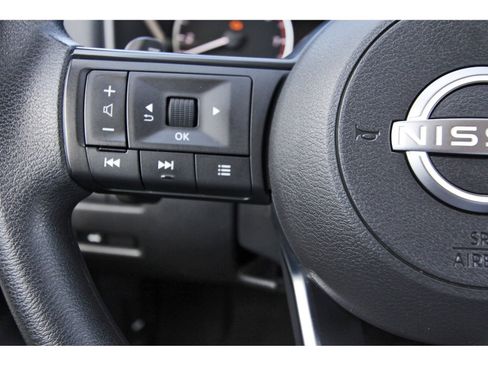 Used 2024 Nissan Rogue SV FWD image 18