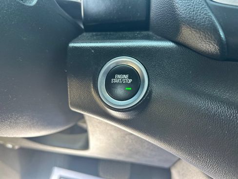 Used 2024 GMC Terrain SLT AWD/4WD image 19