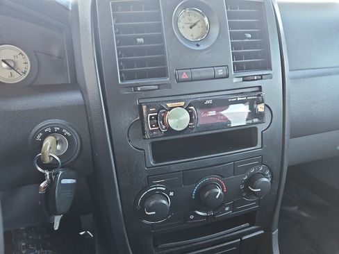 Used 2005 Chrysler 300 w/ Protection Group image 14