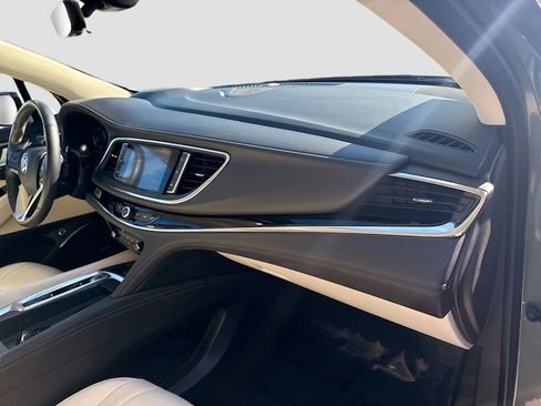 Used 2022 Buick Enclave Avenir w/ Avenir Technology Package image 34