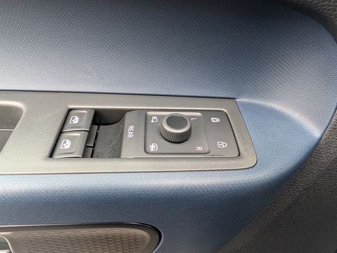 Used 2025 Volkswagen ID. Buzz Pro S Plus w/ Cupholders Package RWD image 21