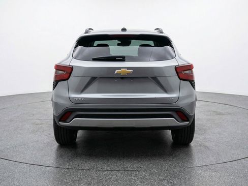 Used 2025 Chevrolet Trax LT w/ LT Convenience Package FWD image 7