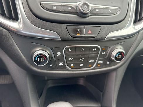 Certified 2022 Chevrolet Equinox LT FWD image 11