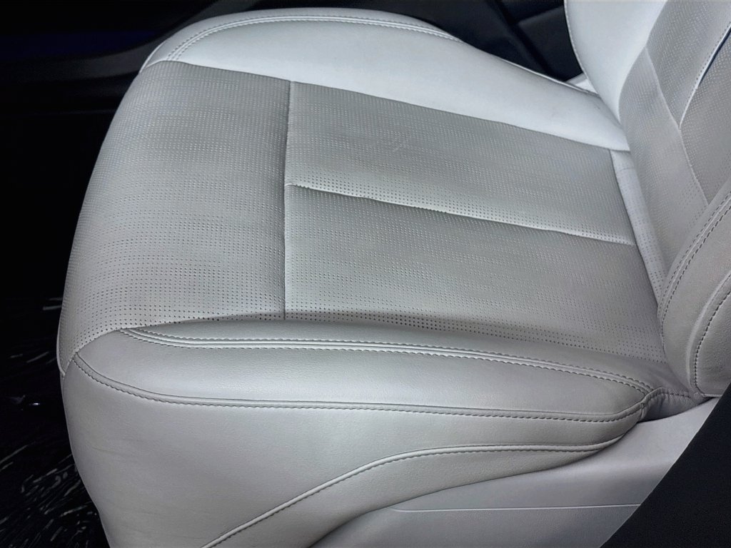 Certified 2024 Cadillac Lyriq Luxury AWD/4WD image 23