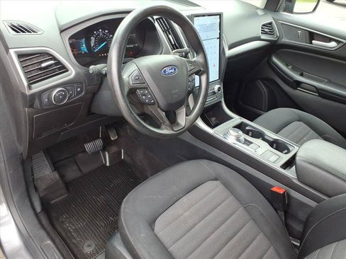 Used 2022 Ford Edge SE w/ Black Appearance Package AWD/4WD image 3