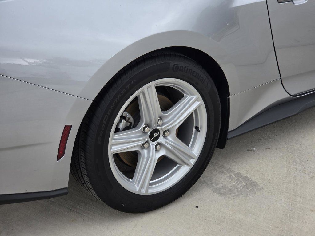 Used 2026 Ford Mustang Premium RWD image 30