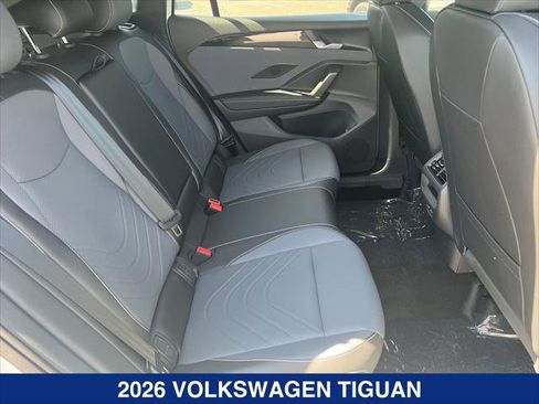 New 2026 Volkswagen Tiguan SE R-Line FWD image 17