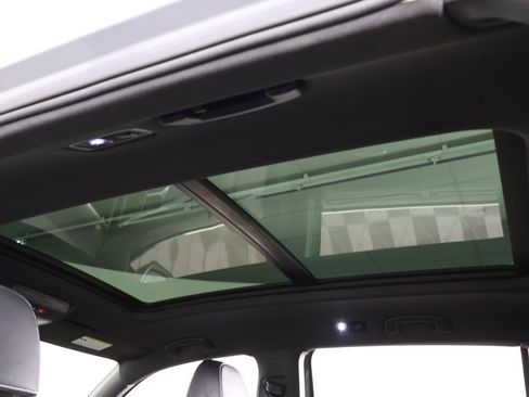 Used 2020 Volkswagen Atlas Cross Sport SEL Premium R-Line image 27