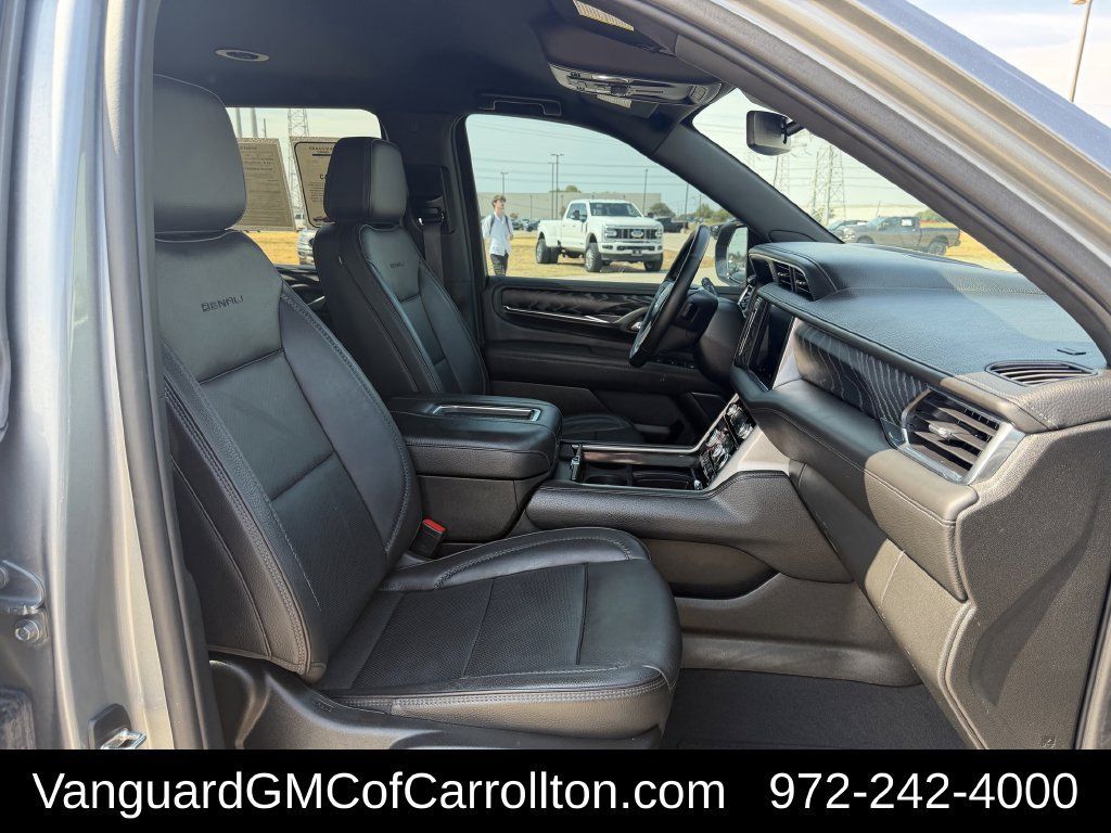 Used 2023 GMC Yukon Denali RWD image 35