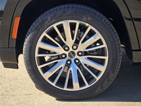 New 2025 Jeep Wagoneer L Series II image 10