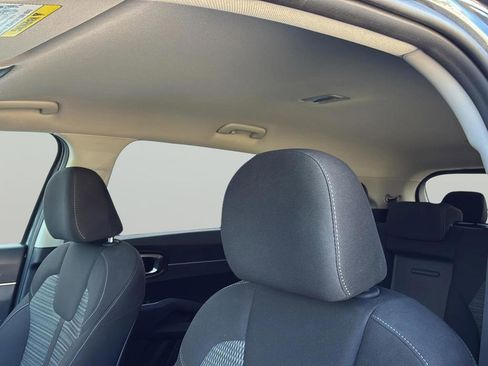 Used 2021 Kia Sorento LX image 10