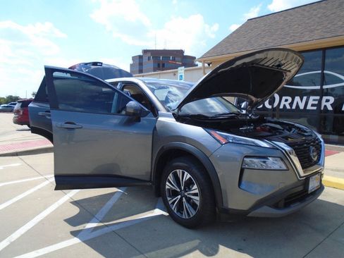 Used 2023 Nissan Rogue SV FWD image 21