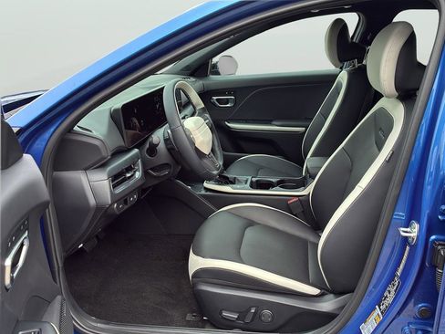 New 2025 Kia K4 GT-Line w/ GT-Line Premium Package FWD image 13