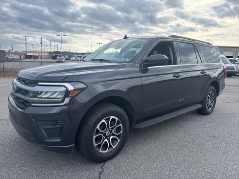 Used 2024 Ford Expedition Max XLT image 6