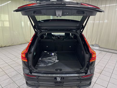 Used 2024 Volvo XC60 T8 Ultimate w/ Protection Package Premier image 8