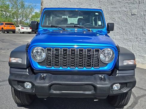 Used 2025 Jeep Wrangler Sport AWD/4WD image 9