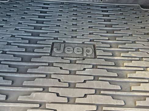 Used 2021 Jeep Grand Cherokee SRT AWD/4WD image 20