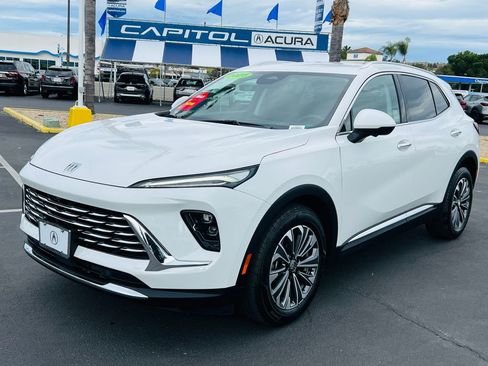 Used 2025 Buick Envision Preferred image 3