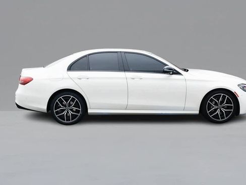 Certified 2022 Mercedes-Benz E 350 4MATIC Sedan image 4
