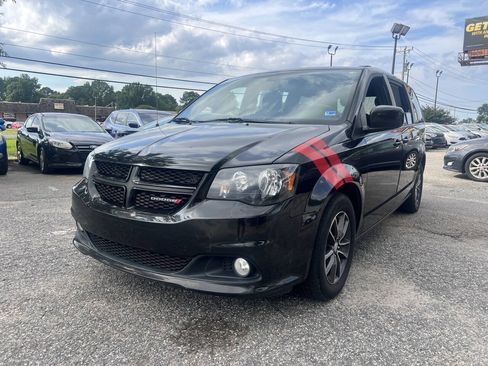 Used 2018 Dodge Grand Caravan GT FWD image 4