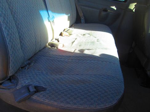 Used 2005 Chevrolet Express 3500 Extended Passenger w/ LS Preferred Equipment Group image 8