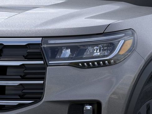 New 2026 Ford Explorer Active w/ Active Comfort Package AWD/4WD image 18