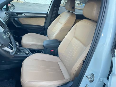 Used 2024 Volkswagen Tiguan SE image 22