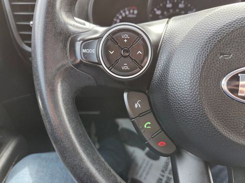 Used 2017 Kia Soul FWD image 18